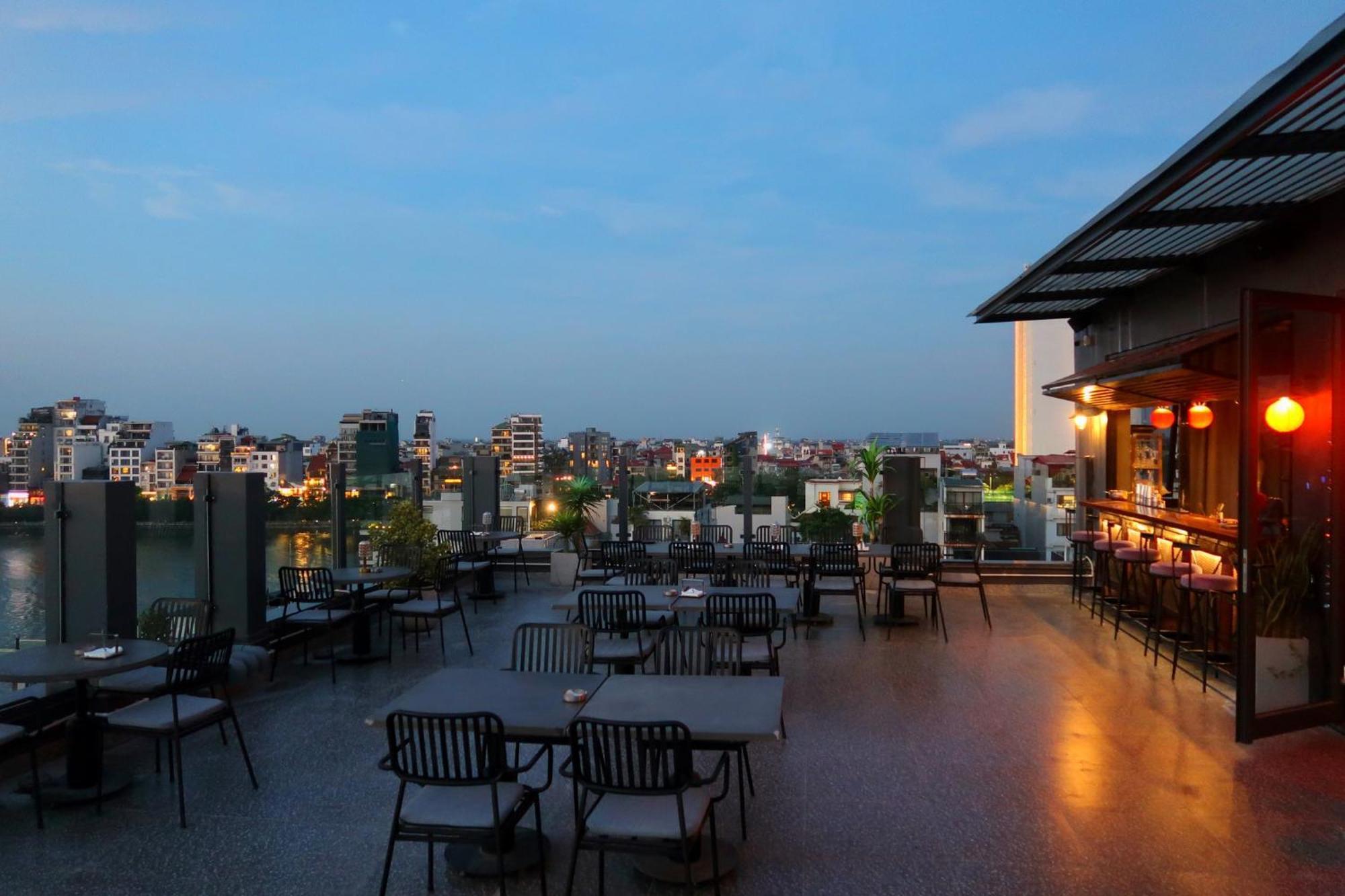 Margaery Boutique Apartment & Skyon9 Rooftop Bar ハノイ市 エクステリア 写真