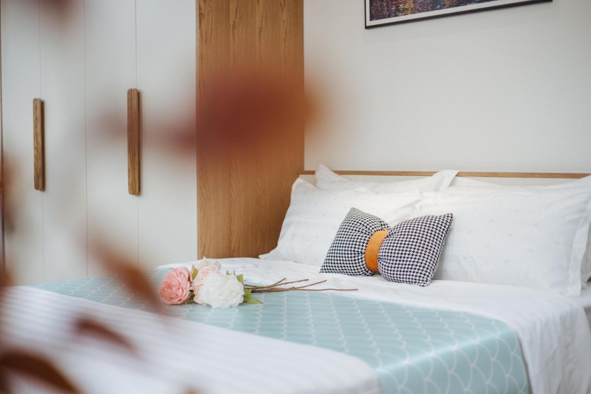 Margaery Boutique Apartment & Skyon9 Rooftop Bar ハノイ市 エクステリア 写真