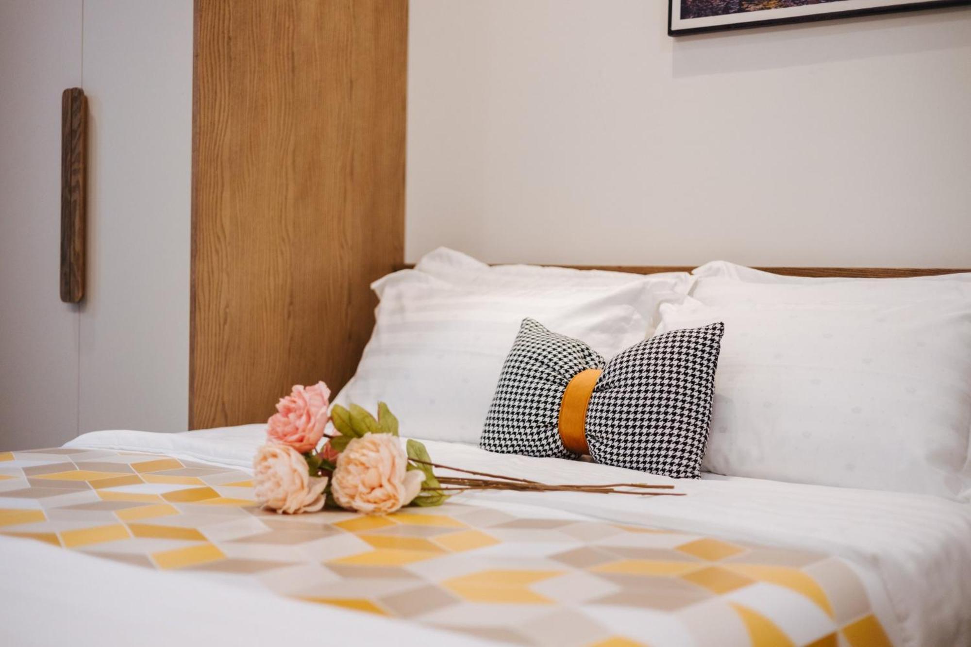 Margaery Boutique Apartment & Skyon9 Rooftop Bar ハノイ市 エクステリア 写真