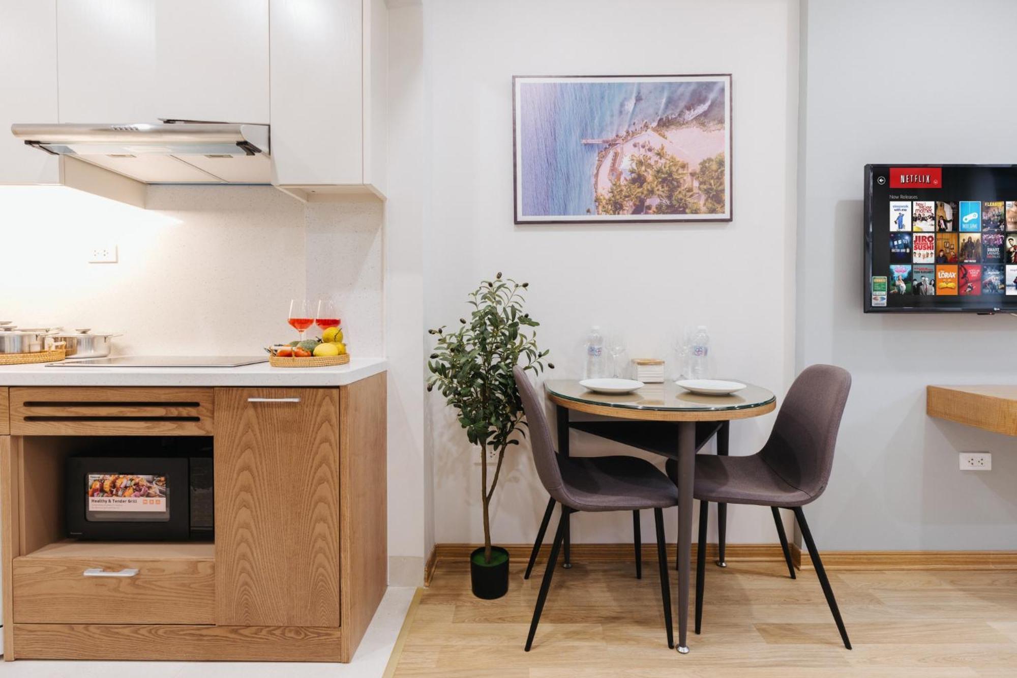 Margaery Boutique Apartment & Skyon9 Rooftop Bar ハノイ市 エクステリア 写真